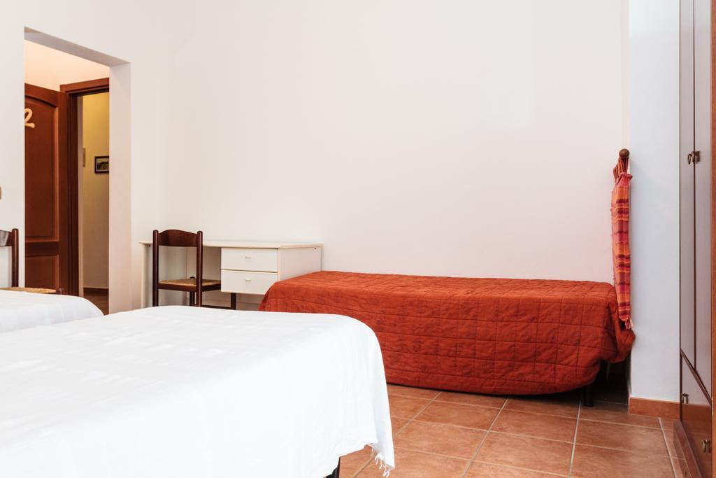 La Mezzanella Guesthouse Porto Torres Habitación foto